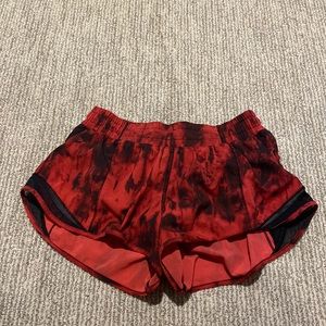 hotty hot lululemon shorts size 6 and 2.5"